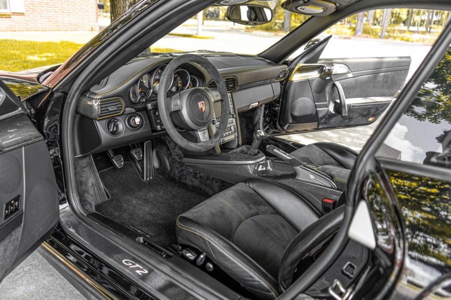 Интерьер Porsche 911 GT2 (997) 2008 года  (NA) (фото 76 из 197)